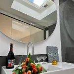 Well Pretty Places - Sustainable Interior Design In The Citycenter דירה