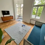 דירה Well Pretty Places - Sustainable Interior Design In The Citycenter קאסל
