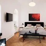 דירה Well Pretty Places - Sustainable Interior Design In The Citycenter *