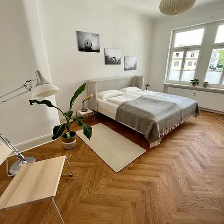 Well Pretty Places - Sustainable Interior Design In The Citycenter Appartement Cassel