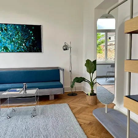 Well Pretty Places - Sustainable Interior Design In The Citycenter קאסל