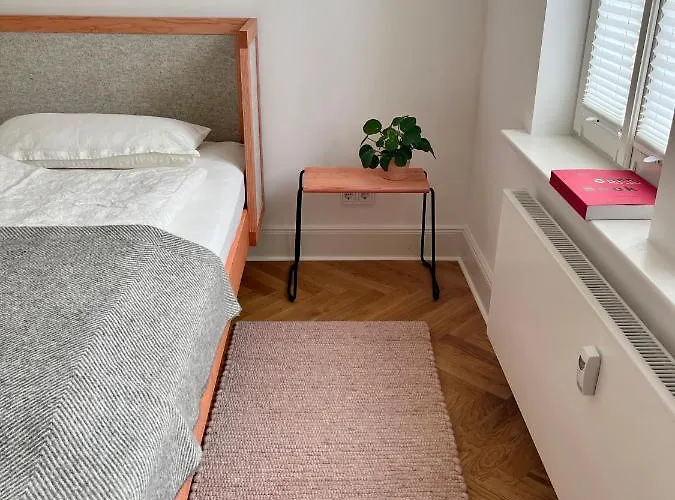 Well Pretty Places - Sustainable Interior Design In The Citycenter Apartman