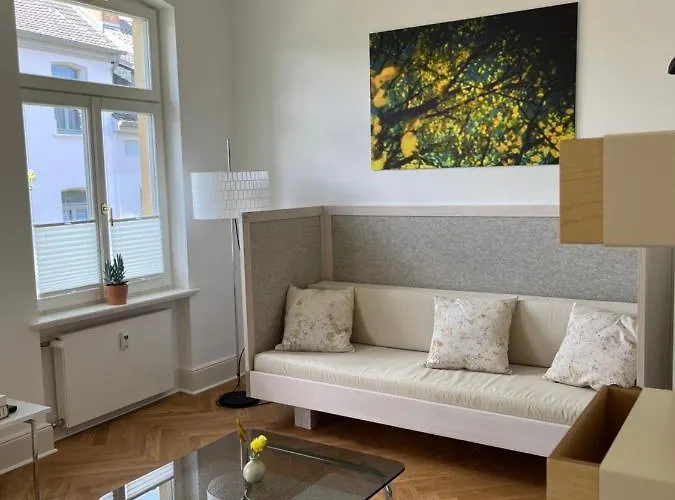 Well Pretty Places - Sustainable Interior Design In The Citycenter Apartman *