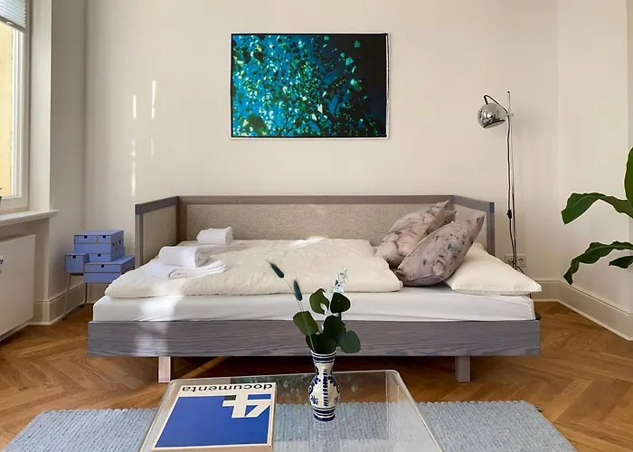 Well Pretty Places - Sustainable Interior Design In The Citycenter Apartman